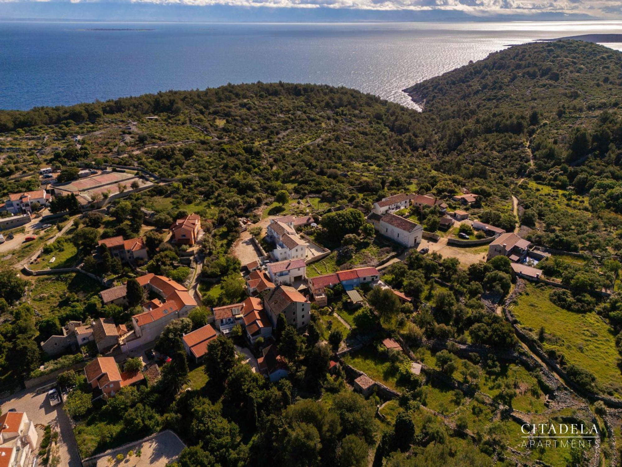 Citadela Велі-Лошинь Екстер'єр фото
