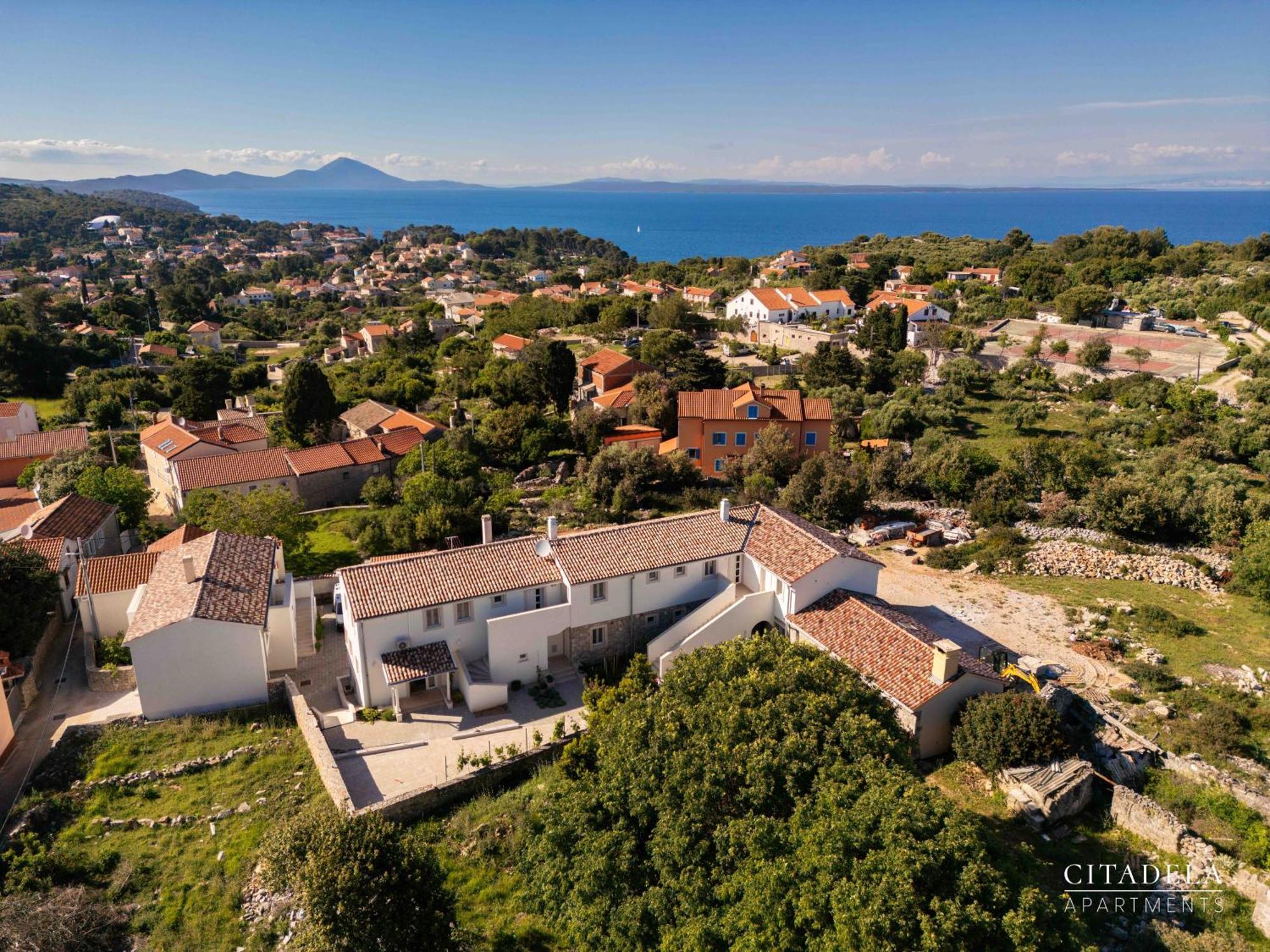 Citadela Велі-Лошинь Екстер'єр фото